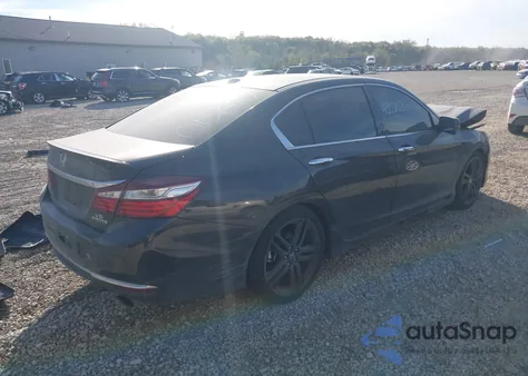 2016 Honda Accord Touring z USA, uszkodzony, nr VIN 1HGCR3F99GA013670
